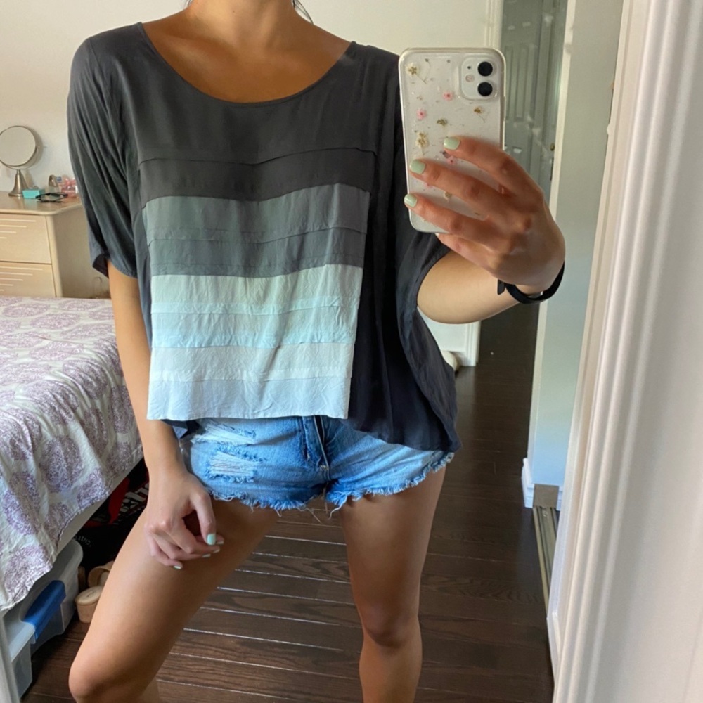 Flowy grey crop top